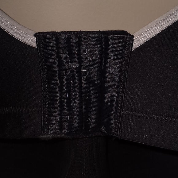 Vanity Fair Padded Black and Gray Bra Size 44D - Picture 5 of 11